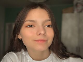 GwenHarrie's Brunette live cam models Profile Image